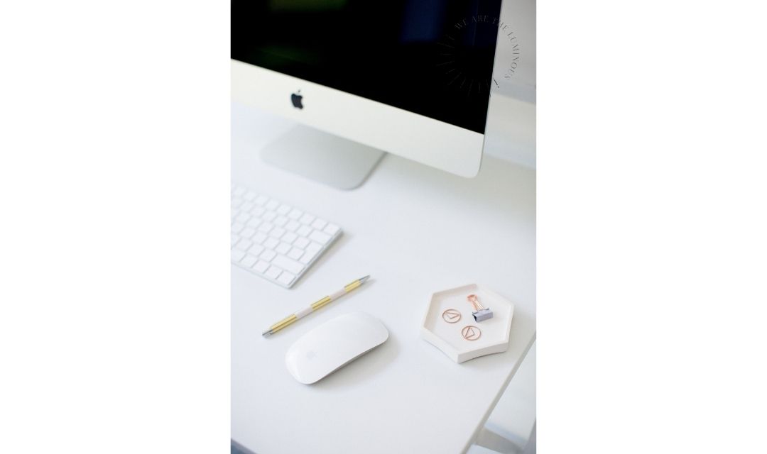 desktop with gold tones