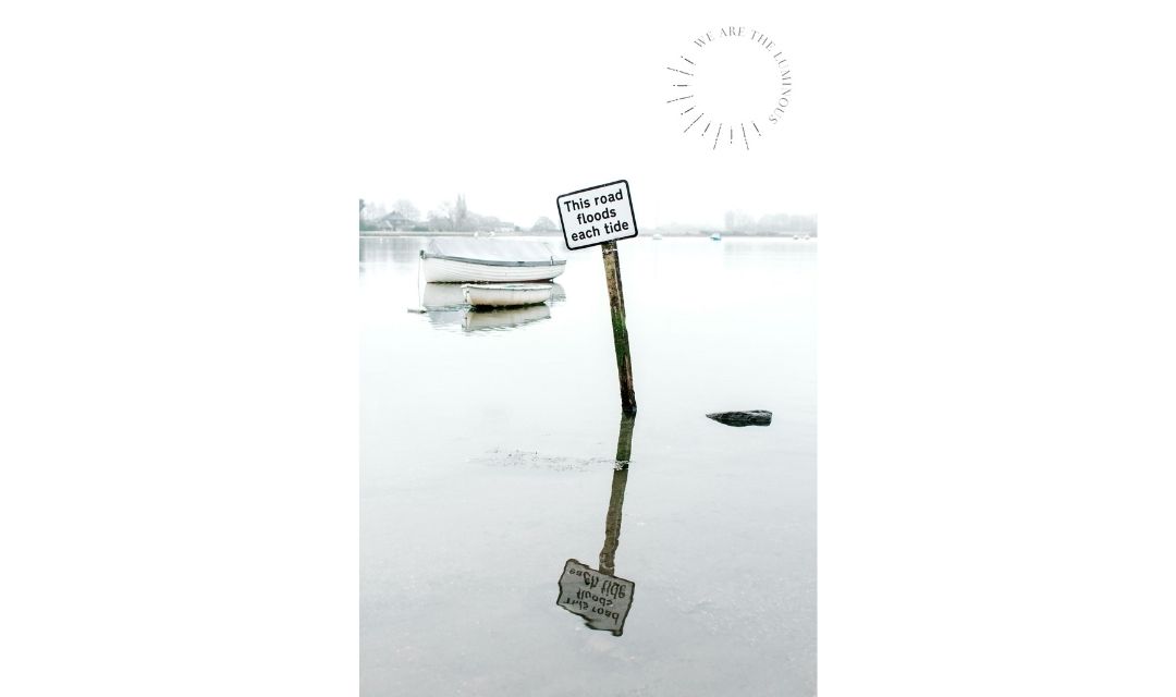flood sign in harbour